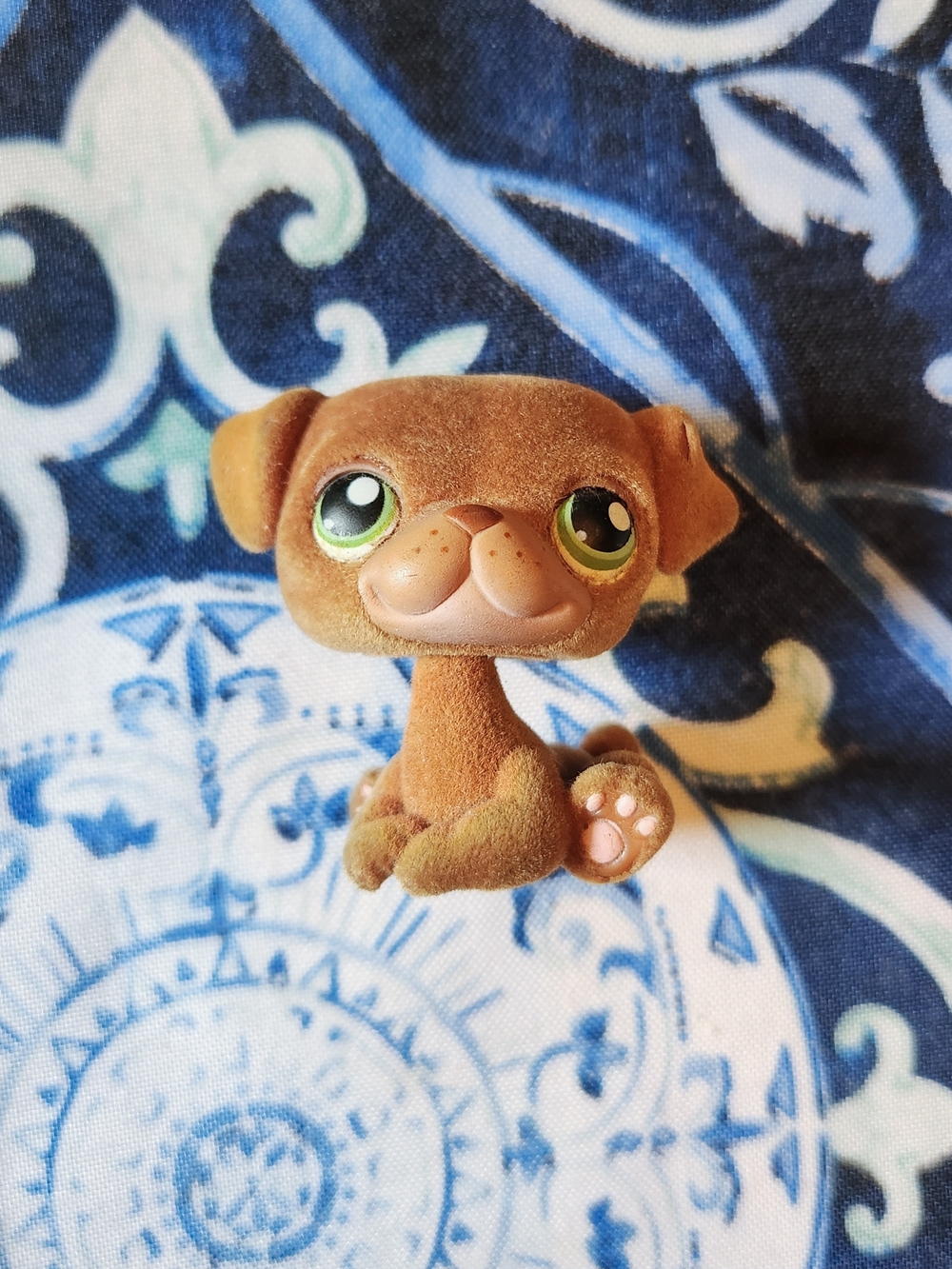 Littlest PetShop Hasbro figure #439 Fuzzy Pug Collectible Retro Toy